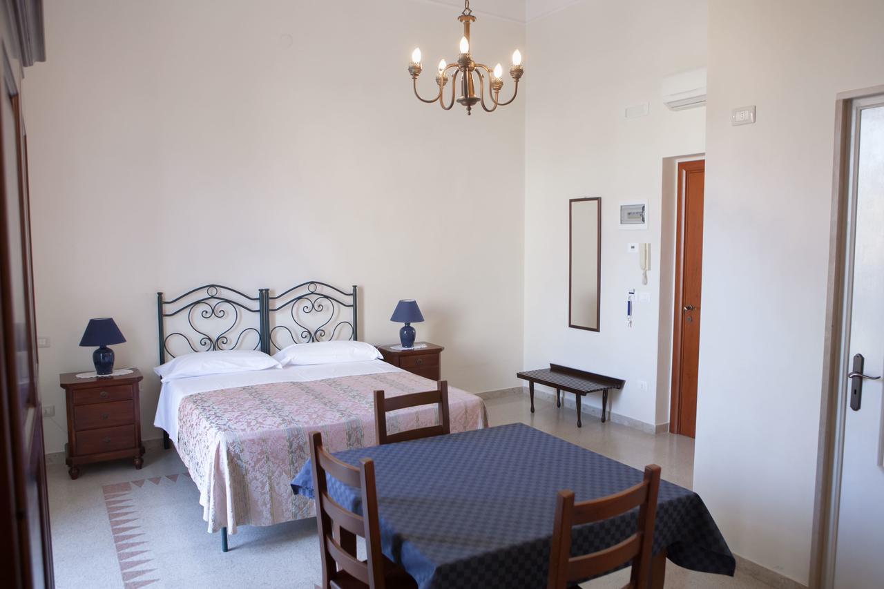 Albergo Lucy Trani Rum bild
