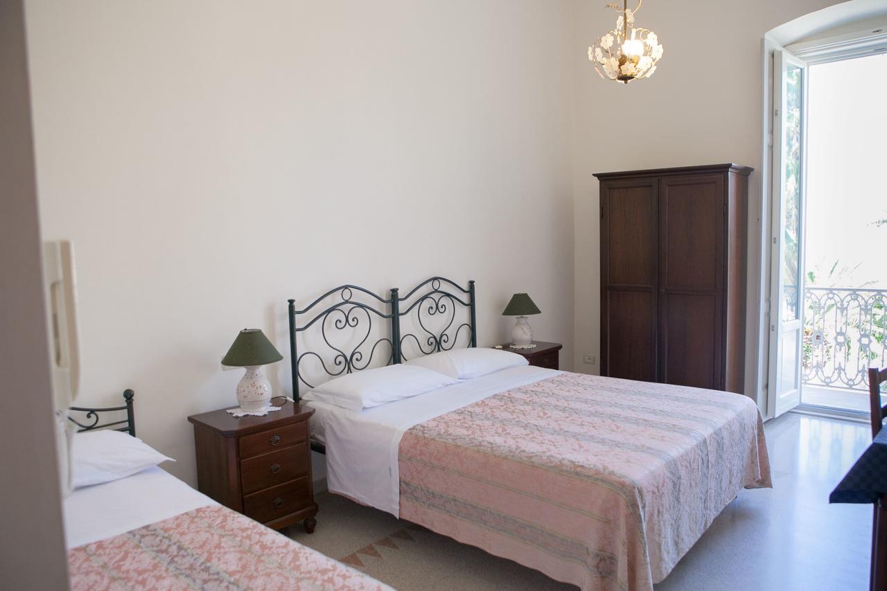 Albergo Lucy Trani Rum bild