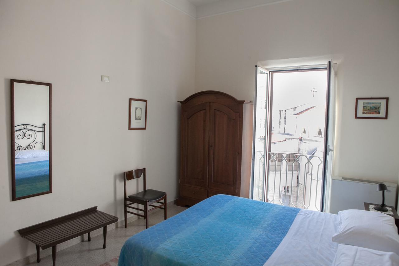 Albergo Lucy Trani Exteriör bild