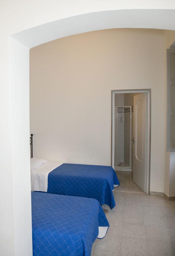 Albergo Lucy Trani Exteriör bild
