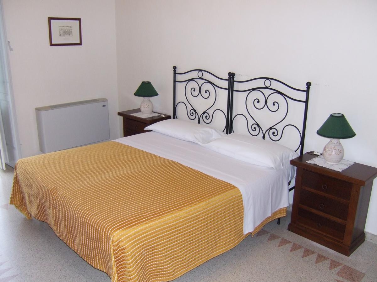 Albergo Lucy Trani Rum bild